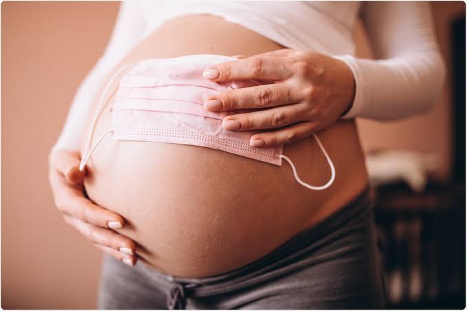  Mujeres embarazadas con enfermedades crónicas, tienen un 20% de padecer COVID-19 grave