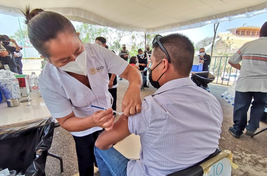  Concluyó vacunación contra COVID-19 de personal educativo en 30 estados de México