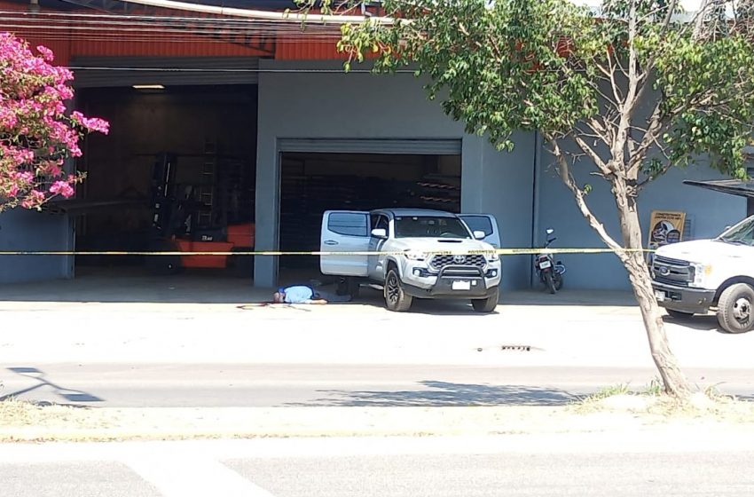  En un estacionamiento, ejecutan a balazos a papá de diputada Naty Díaz