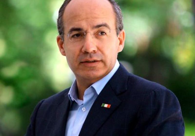  Felipe Calderón informa ser positivo en covid.