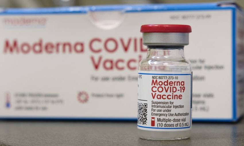  Vacuna de Moderna contra COVID-19 eficaz en adolescentes.