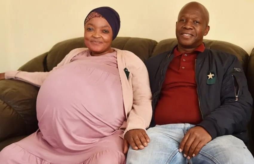  Mujer africana rompe récord al dar a luz 10 bebés.