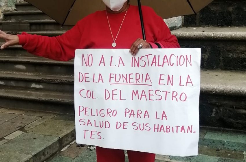  Vecinos de la Colonia del Maestro exigen al ayuntamiento clausurar funerarias