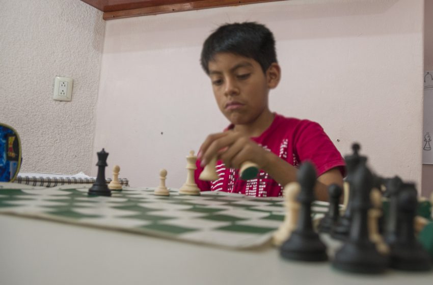  Aprender y jugar ajedrez desarrolla la capacidad intelectual en estudiantes