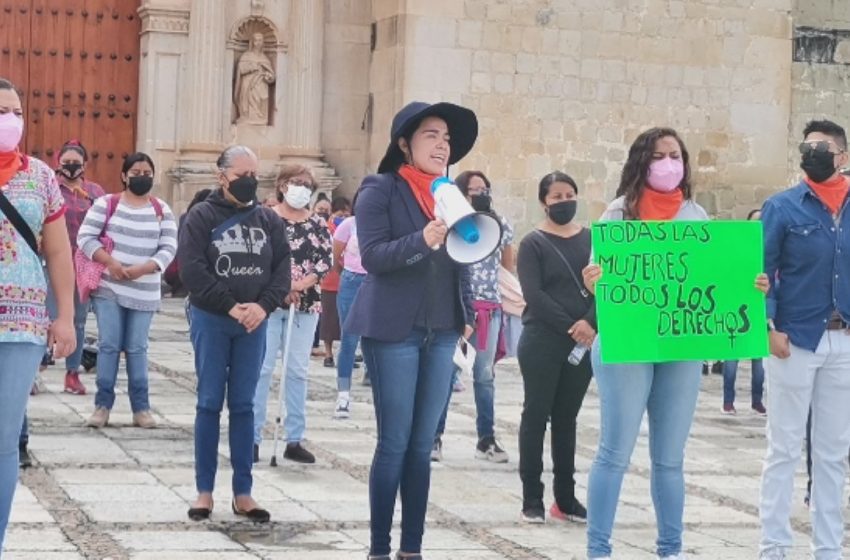  Protestan mujeres en #Oaxaca en el marco del Día Naranja