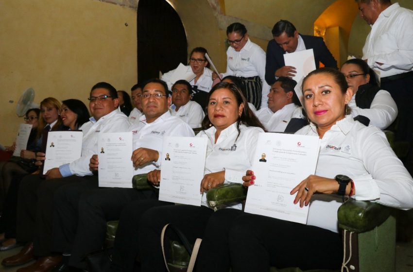  Oaxaca es galardonado por el impulso del Icapet a la certificación laboral