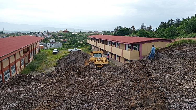  Apoya Sinfra con acondicionamiento de área escolar en la agencia de Trinidad de Viguera