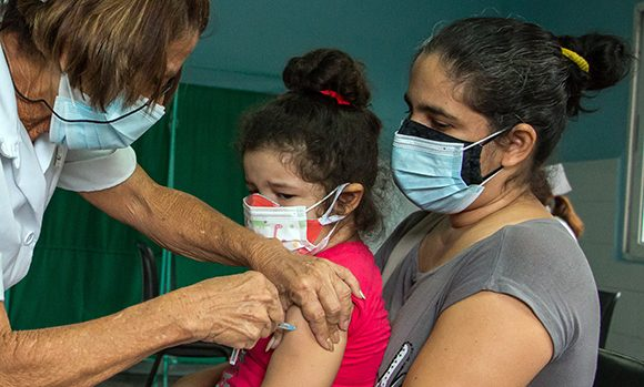  México aplicará 1.5 millones de vacunas Pfizer para niños con enfermedades crónicas