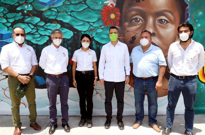 En Oaxaca, Gobierno del Estado e iniciativa privada construyen para educar