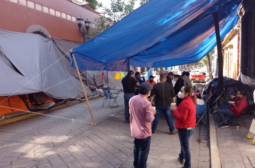  Alistan mil despidos más de trabajadores del sector salud de #Oaxaca