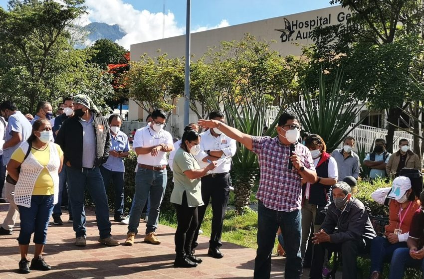  Preparan demanda trabajadores despedidos del sector salud de #Oaxaca