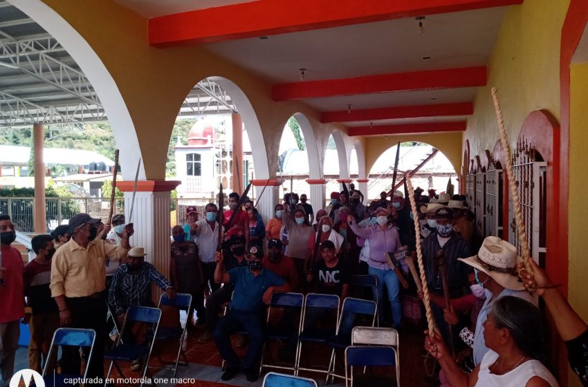  #Oaxaca:Latente violencia en Hierve El Agua; San Lorenzo Albarradas se alista en armas tras apertura del parador turístico