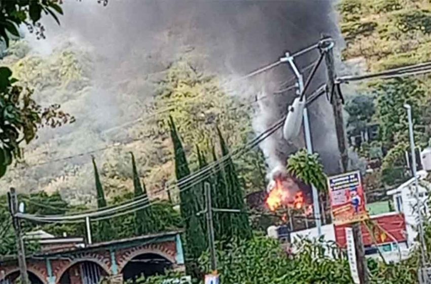  Sofocan Bomberos incendio en Vivienda de San Pedro Ixtlahuaca