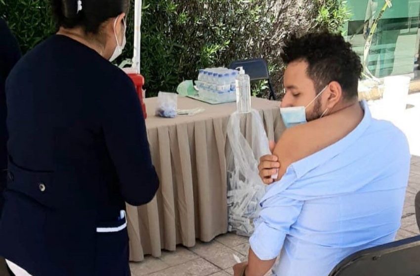  Vacunan contra Influenza a burócratas de Ciudad Administrativa Oaxaca