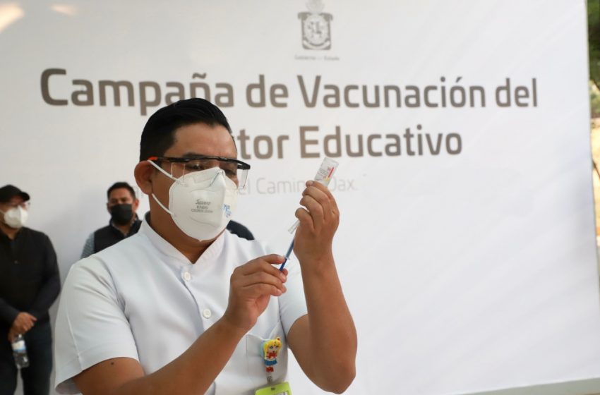  Recibirán maestros de Oaxaca, dosis de refuerzo contra COVID-19 este 12, 13 y 14 de enero