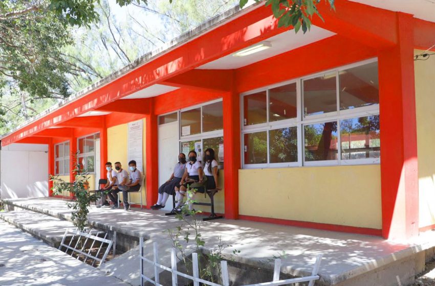  Entrega Murat escuelas reconstruidas en el Istmo, afectadas por terremoto