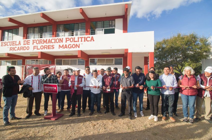  Morena inaugura Escuela de Formación Política en Teotitlán de Flores Magón
