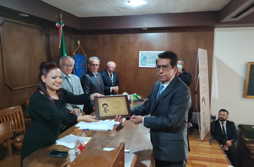 Oaxaqueño Carlos Cervantes recibe Premio Nacional de Periodismo “Ricardo Flores Magón”