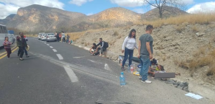  Mueren 17 migrantes en accidente carretero Oaxaca-Puebla