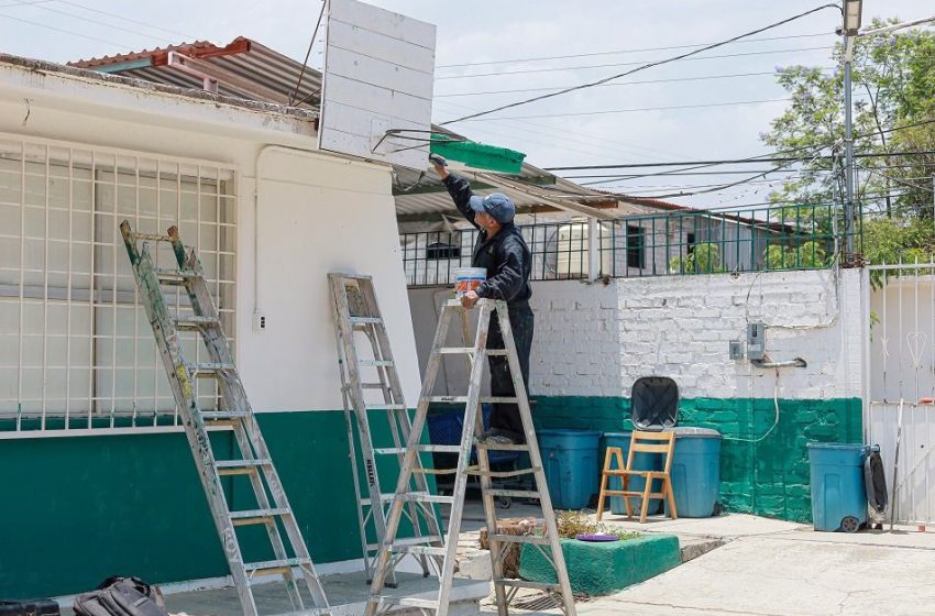  Recorre brigada de mantenimiento planteles del CECyTE Oaxaca