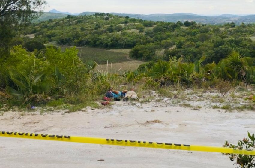  Hallan dos cadáveres maniatados en Las Antenas, en la Mixteca