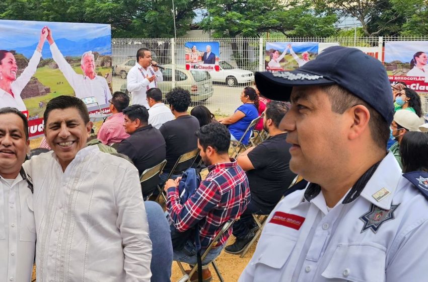  Con recursos de la Policía Vial Estatal financia Toribio López su campaña en Xoxo