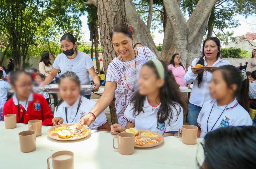  Ofrecen alimentación nutritiva al alumnado de la primaria Benito Juárez de Santa Rosa Panzacola