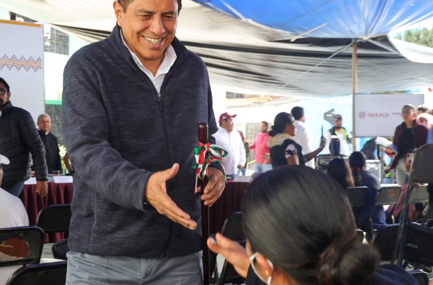  Trabajo directo y sin intermediarios entre municipios, el nuevo modelo de Gobierno, destaca Salomón Jara en Santo Domingo Xagacía
