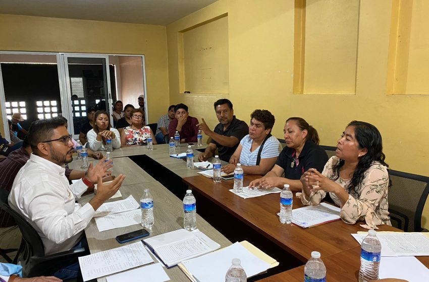  Atienden IFREO y Sego peticiones de gestores en Miahuatlán