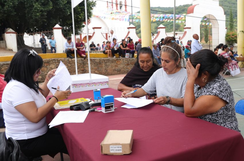  Otorga Gobierno Estatal atención histórica en infraestructura y asistencia social en San Bernardo Mixtepec