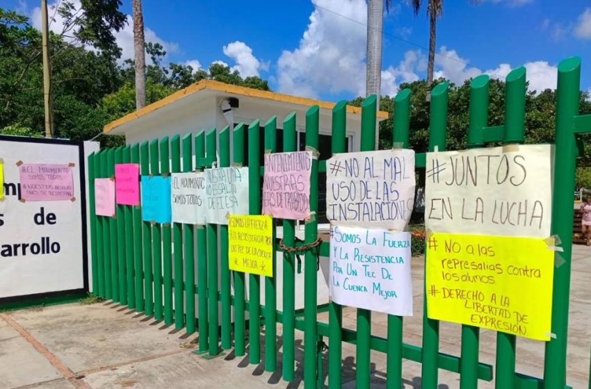  Se van a paro indefinido en Oaxaca 400 alumnos del Tecnológico de la Cuenca; exigen destitución de la directora
