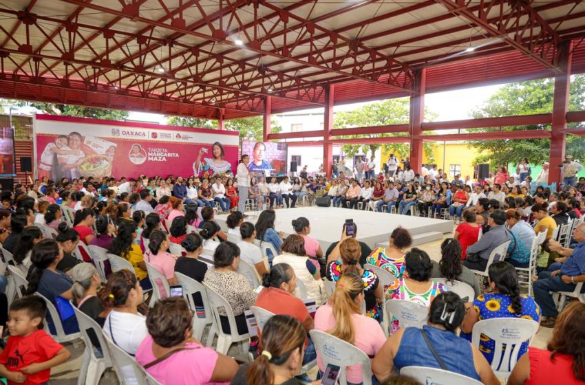  Con entrega de tarjetas Margarita Maza refrenda Gobierno de Oaxaca su compromiso con las mujeres de Tuxtepec