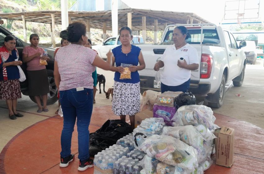  Entrega DIF Oaxaca alimentación solidaria a personas combatientes de incendios