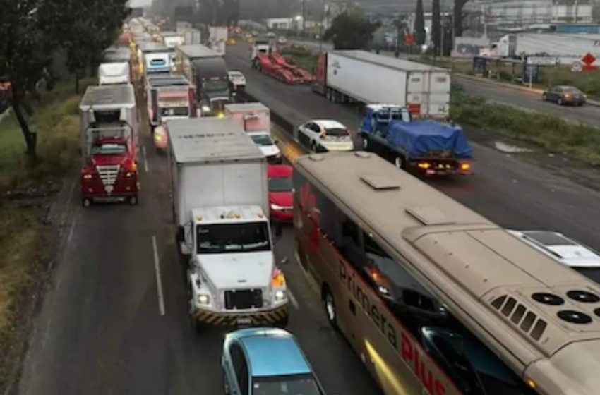  sigue el caos en la autopista México-Querétaro