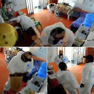 Suspenden a peritos tras video que los exhibe sustrayendo dinero y mercancía en diligencia en Ocotlán