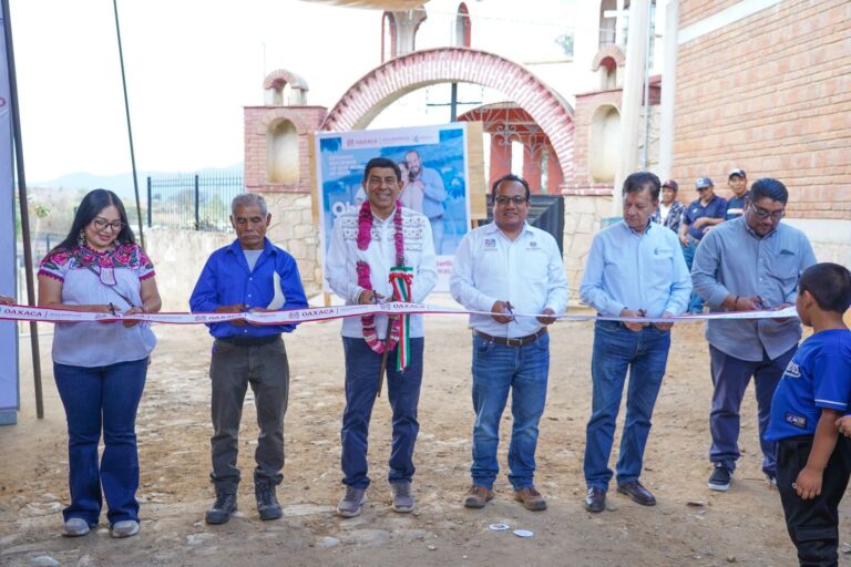 Entrega Ceabien un nuevo Sistema de Alcantarillado Sanitario a Magdalena Teitipac